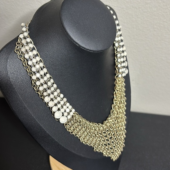 Banana Republic Net Chain Elegant Gold Tone Statement Necklace - Picture 4 of 10